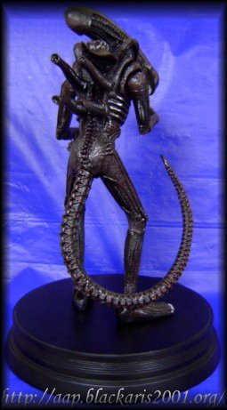 Alien Signature Series Statue