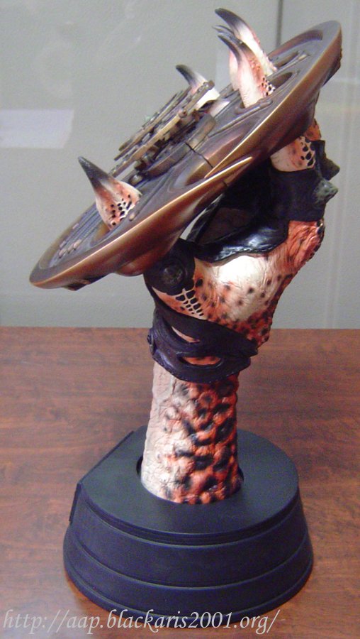 PREDATOR 2 1:1 SCALE CUTTING DISC