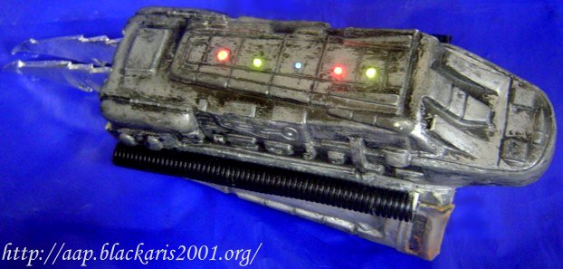 Predator Gauntlets Prop Replica Right