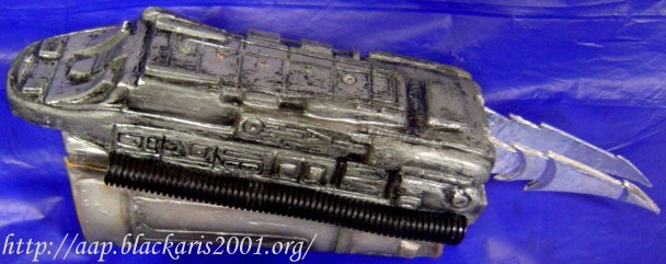 Predator Gauntlets Prop Replica Right